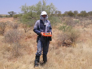 Operator in the field with WADI VLF receiver